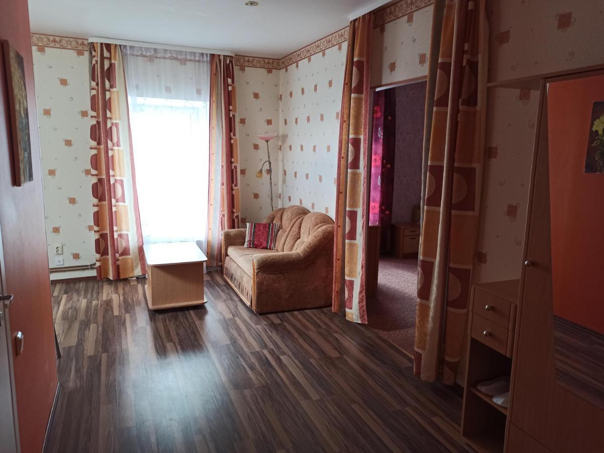 Central Hotel Narva Bagian luar foto