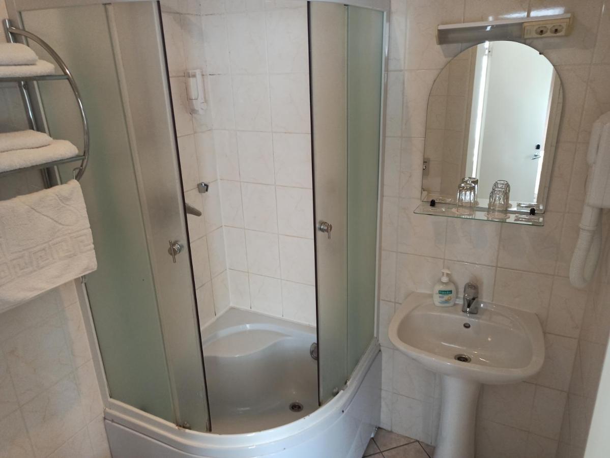 Central Hotel Narva Bagian luar foto