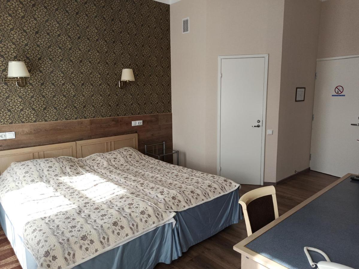 Central Hotel Narva Bagian luar foto