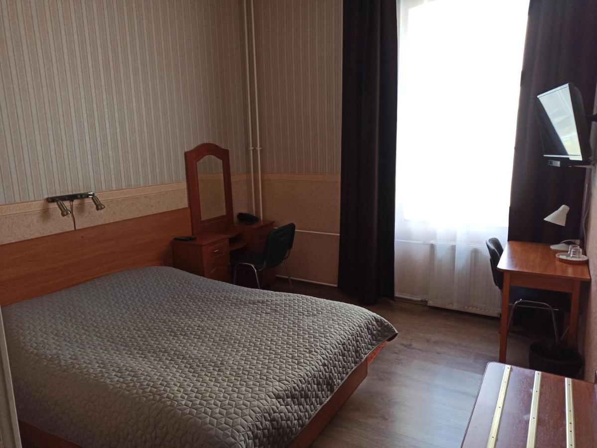 Central Hotel Narva Bagian luar foto